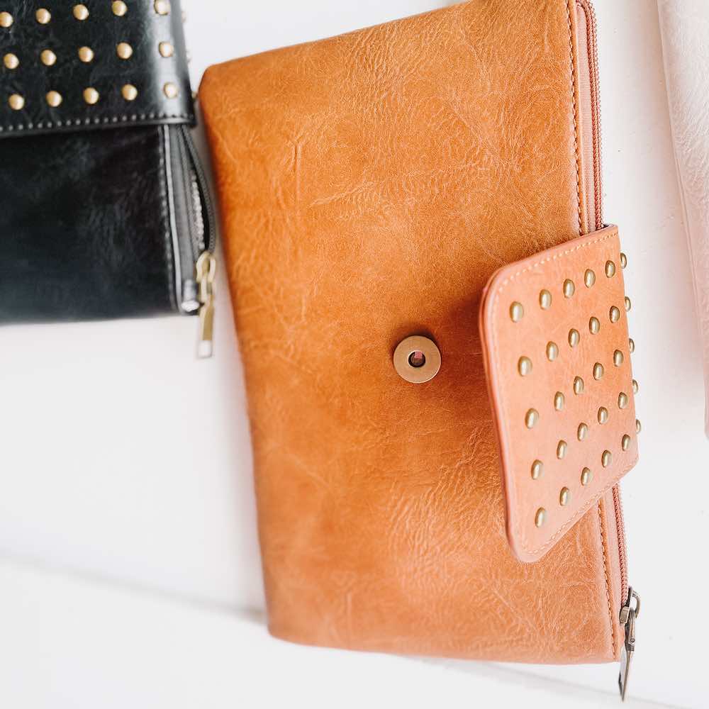 Riviera Maya Rivet Clutch – Open.And.True.